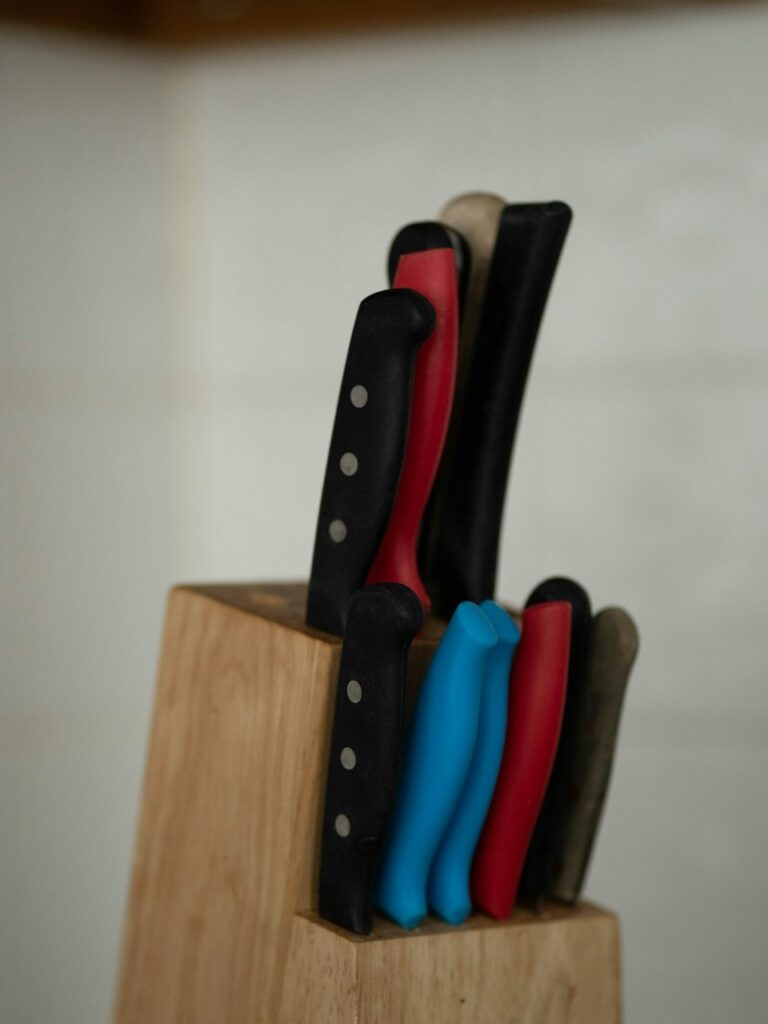 6 Ways to Clean a Knife Block