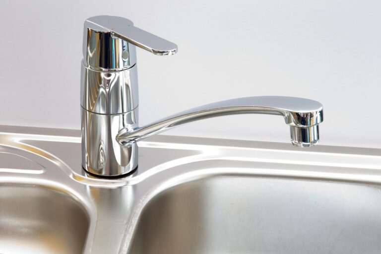 7 Tasks for Keeping Your Faucet and Handle Clean